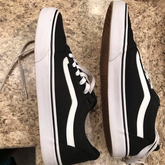 Vans Shoes - Vans Classic Women’s Ward Sneaker